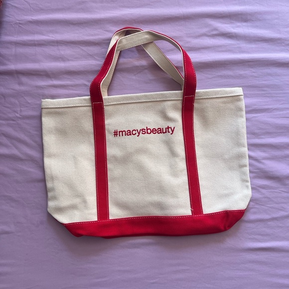 Macy's Beauty tote bag + beauty samples - Picture 3 of 5